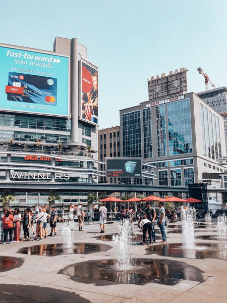 Yong-Dundas Square