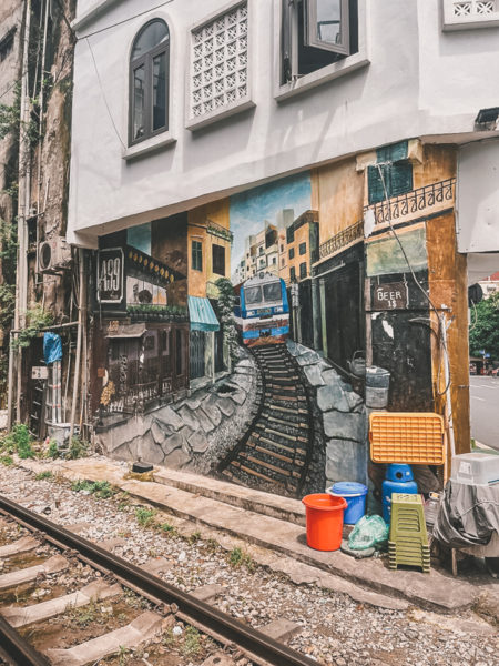 train street hanoi