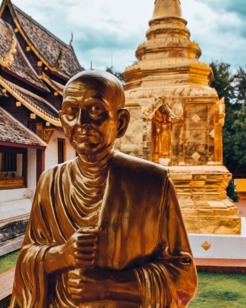visiting temples in thailand