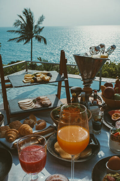 breakfast on the pool