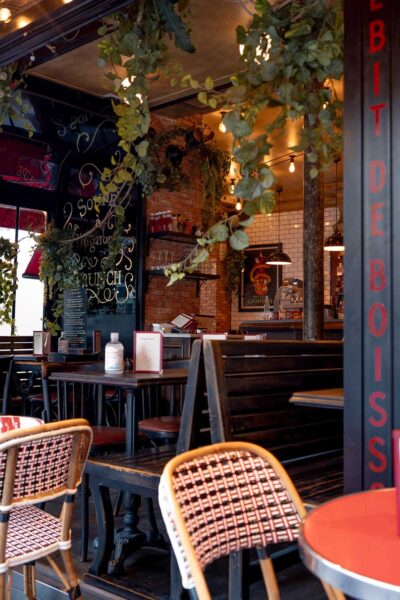 cutest cafes in paris