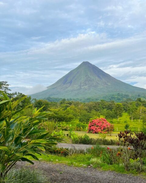 arenal volcano in costa rica