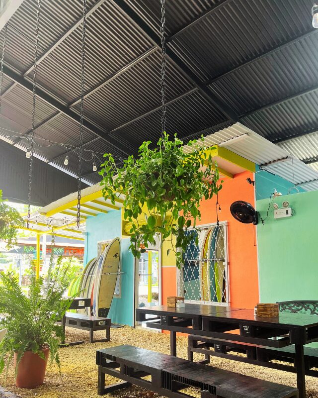 where to eat in uvita