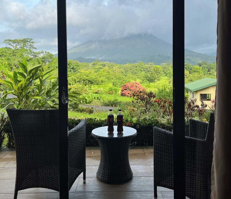 arenal roca suites la fortuna
