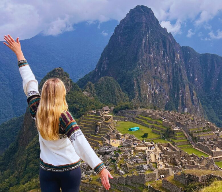 carolin from happywhenabroad at machu picchu peru