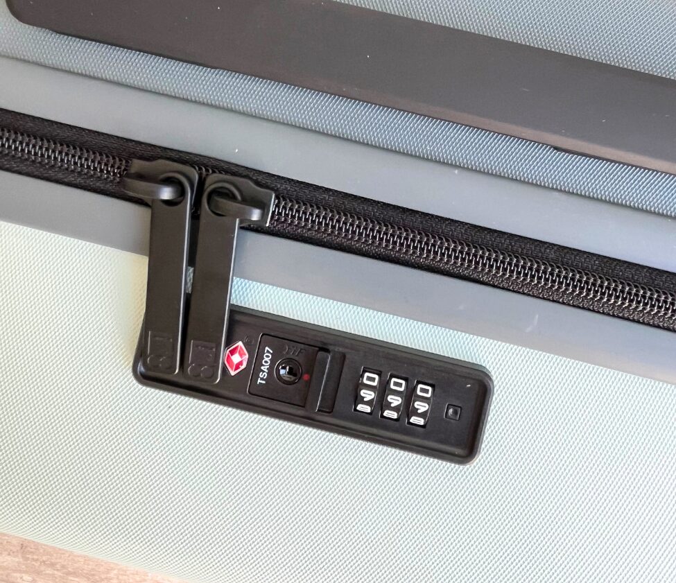 tsa approved lock on carry on suitcase