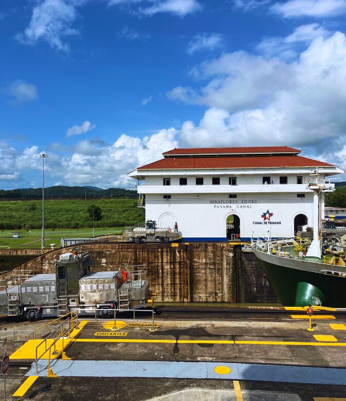 miraflores locks