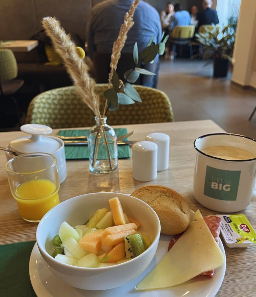 breakfast at fjord hotel in berlin